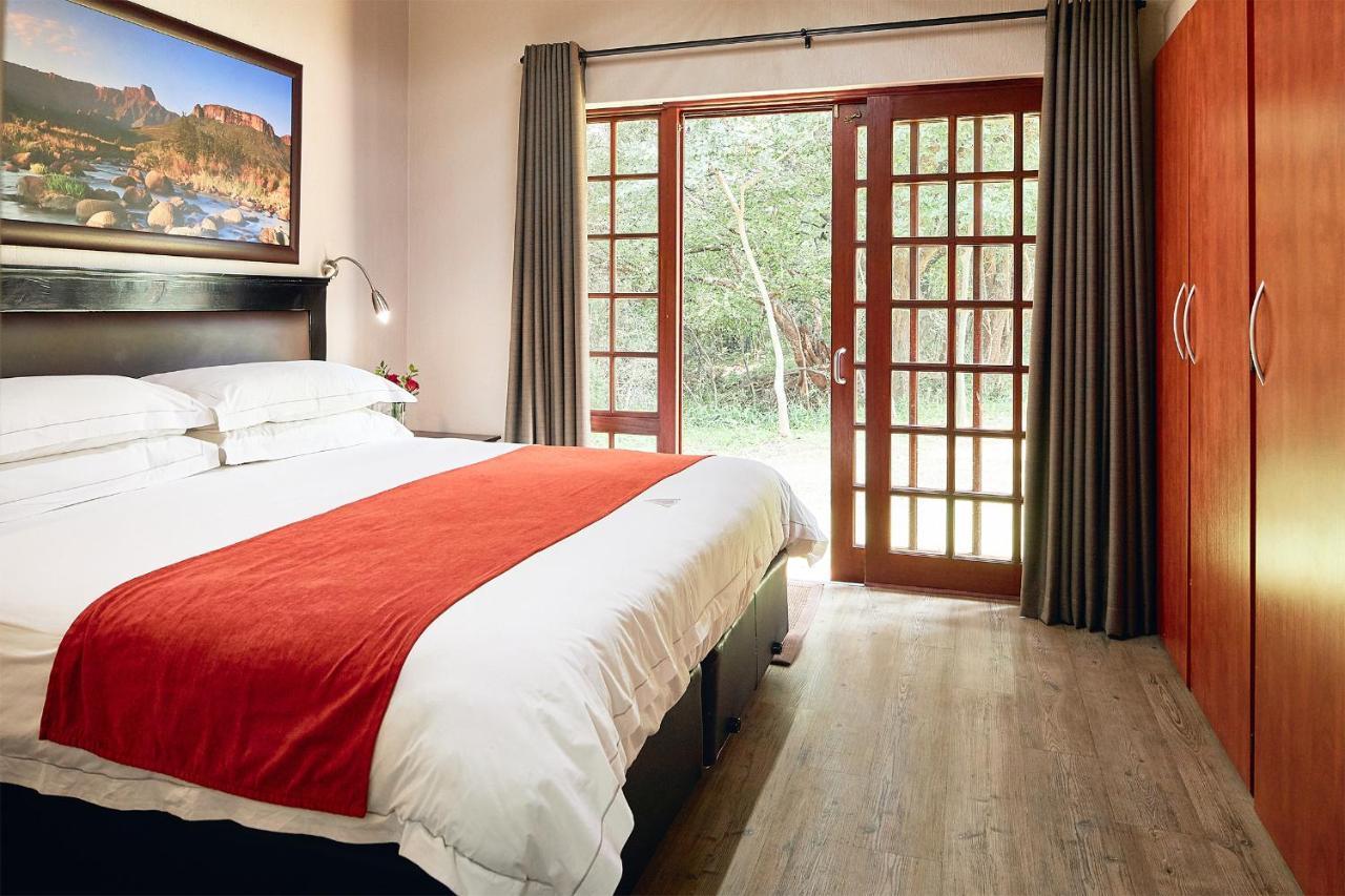 First Group Magalies Park Hotel Hartbeespoort Exterior photo