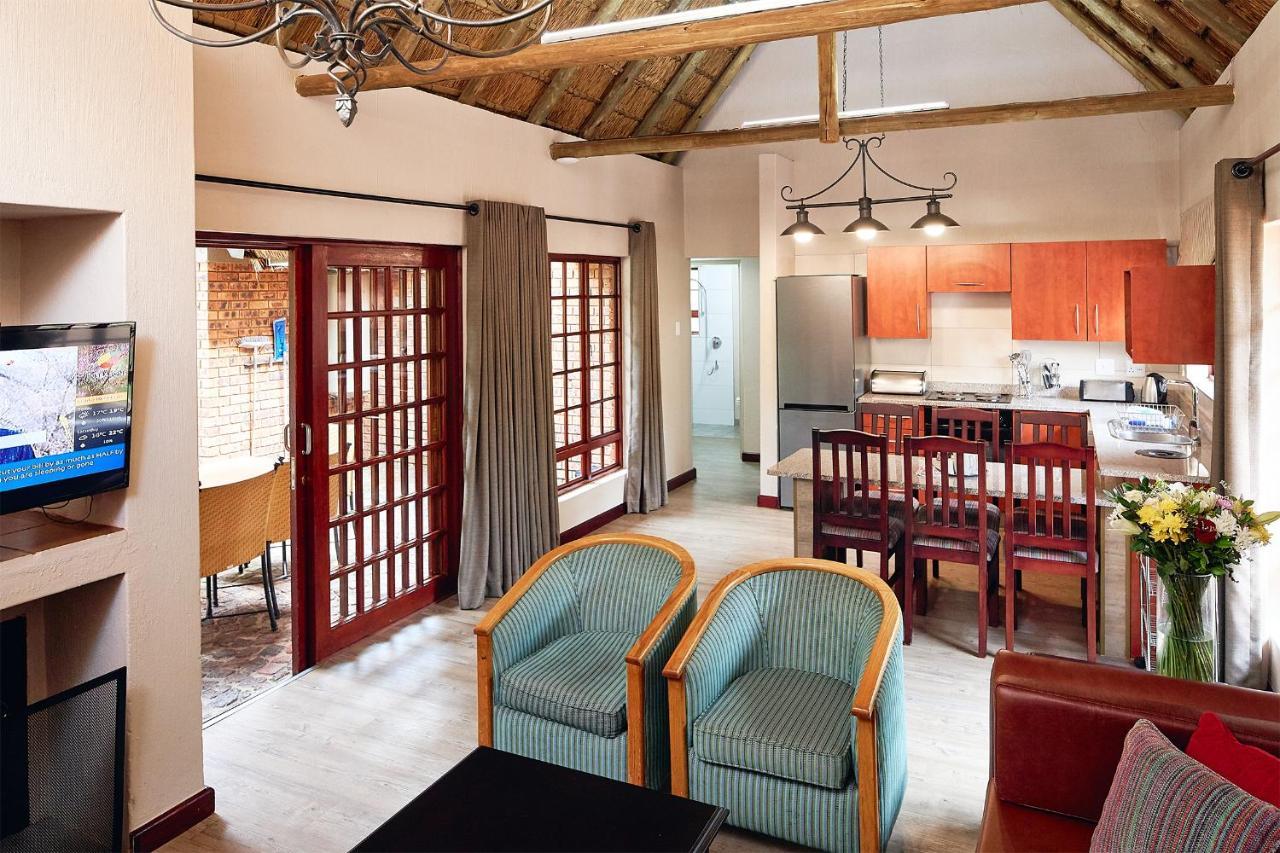 First Group Magalies Park Hotel Hartbeespoort Exterior photo