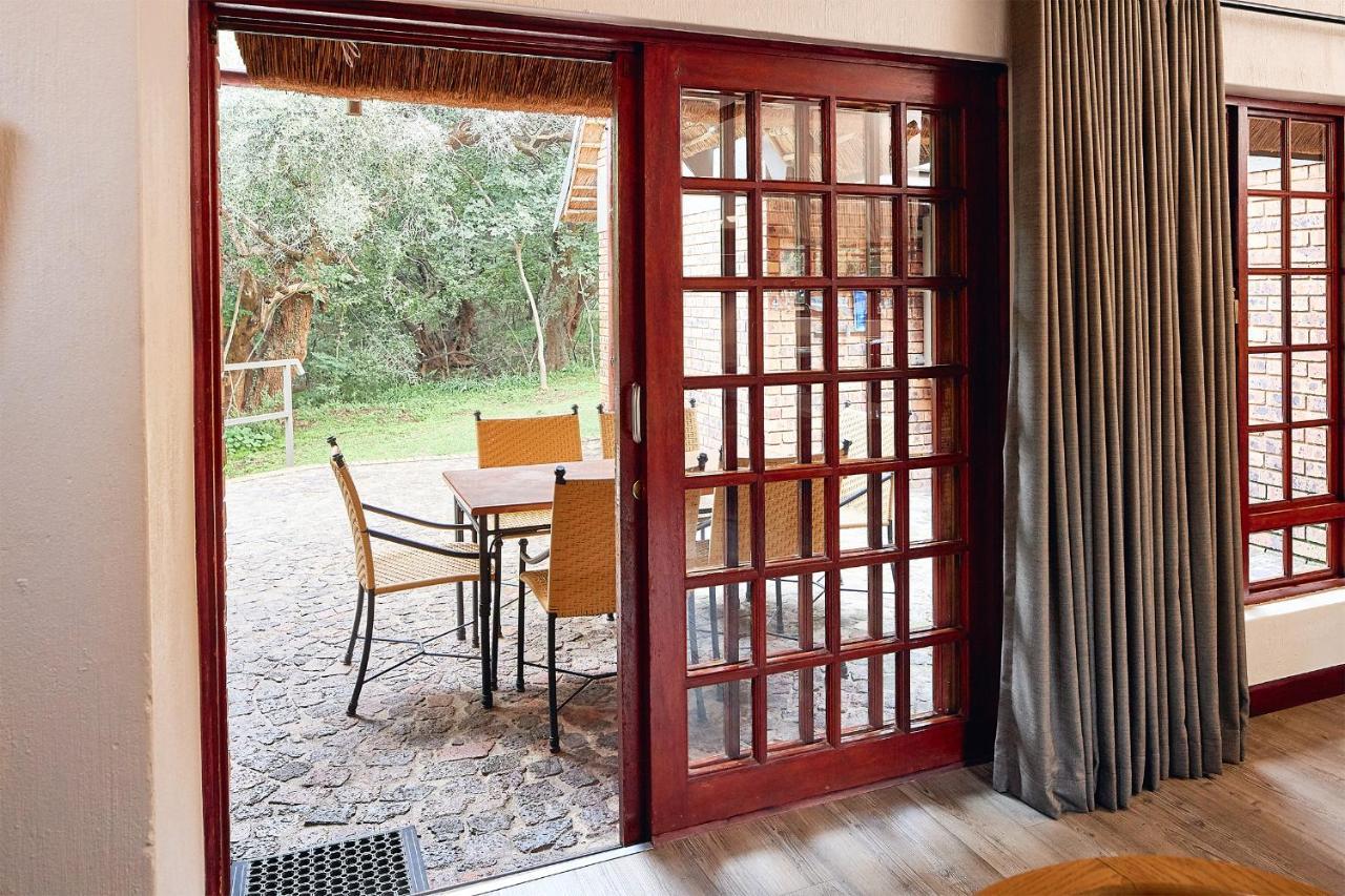 First Group Magalies Park Hotel Hartbeespoort Exterior photo