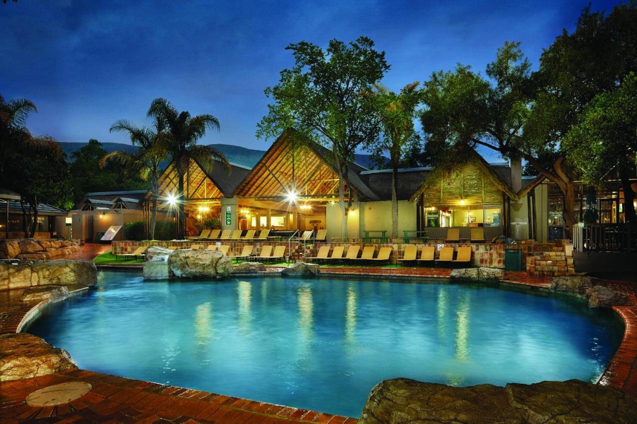 First Group Magalies Park Hotel Hartbeespoort Exterior photo