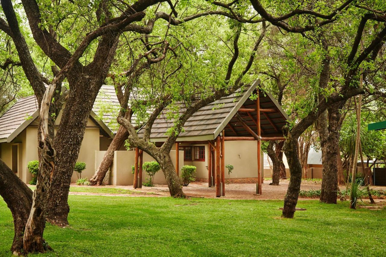First Group Magalies Park Hotel Hartbeespoort Exterior photo