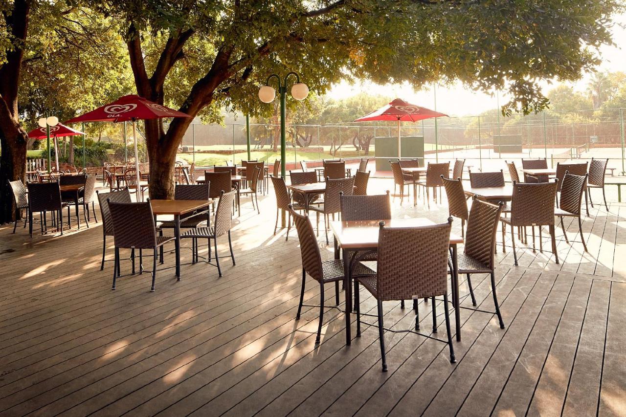 First Group Magalies Park Hotel Hartbeespoort Exterior photo